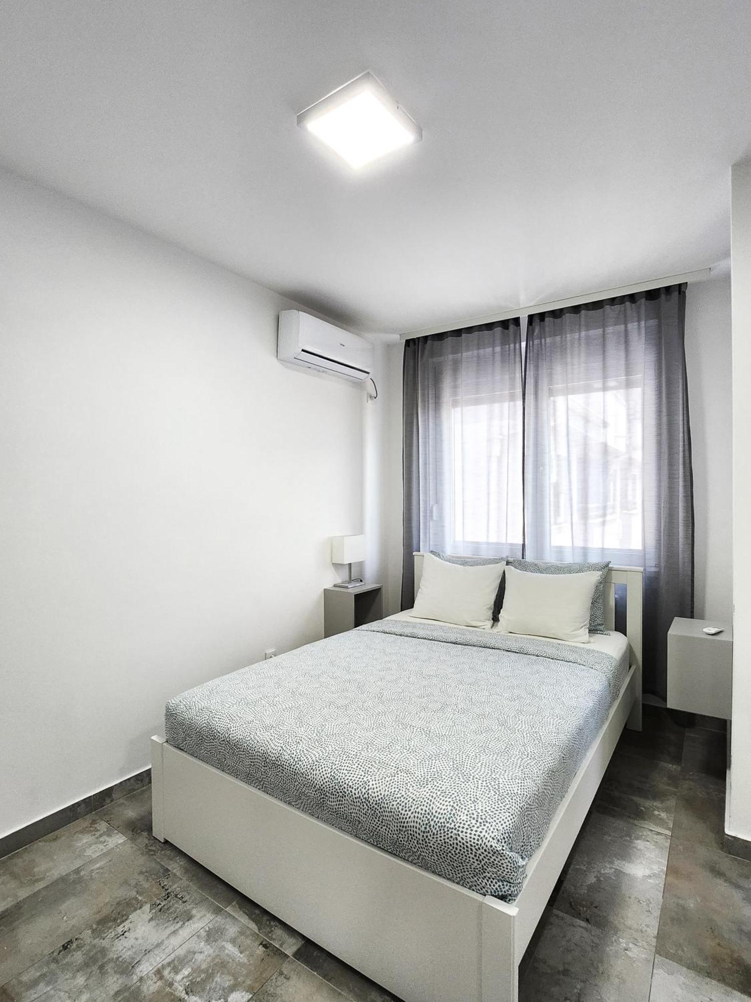 Oota Soko With Parking Garage Apartment Kragujevac Room photo